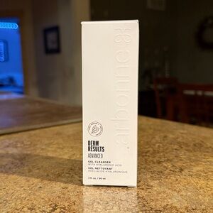 Arbonne DermResults Advanced Gel Cleanser - White